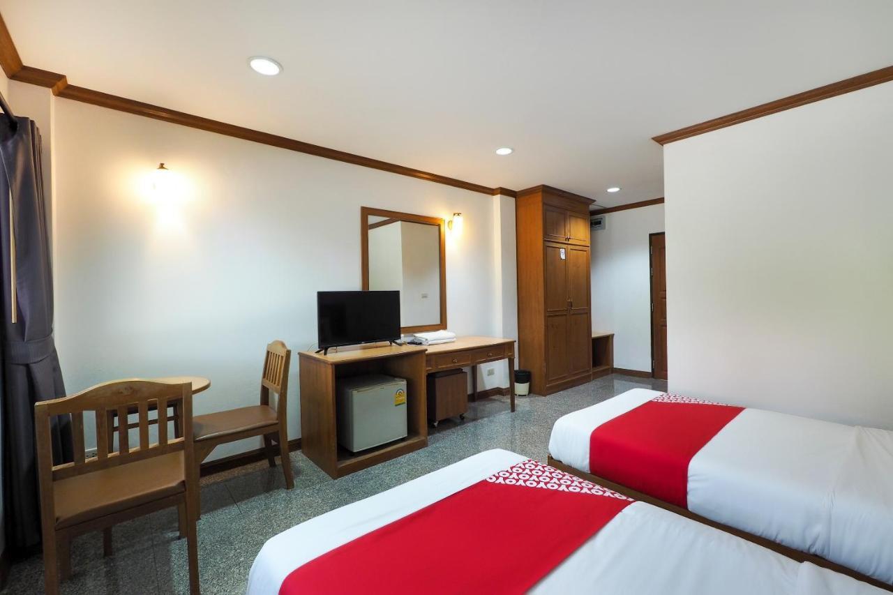 Oyo 859 Golden Land Hotel チェンライ エクステリア 写真