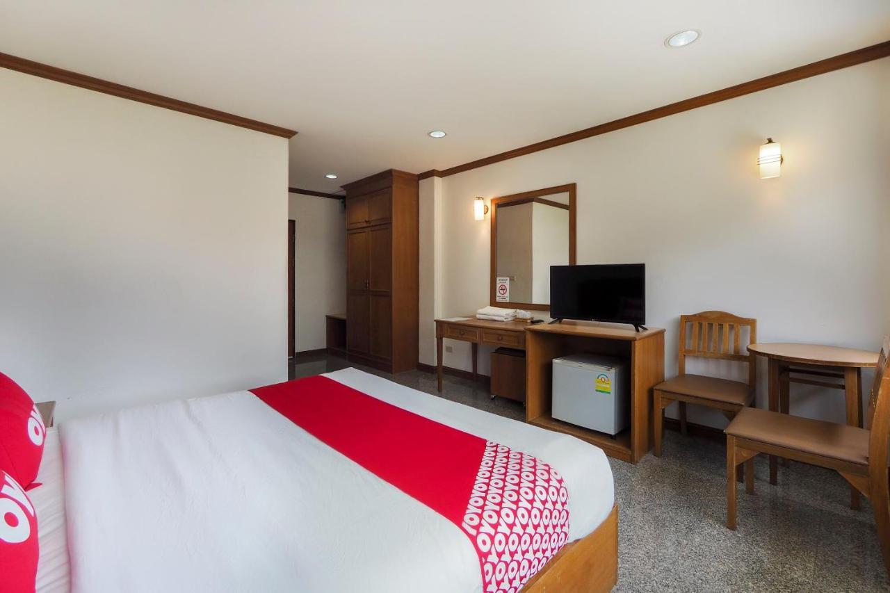 Oyo 859 Golden Land Hotel チェンライ エクステリア 写真