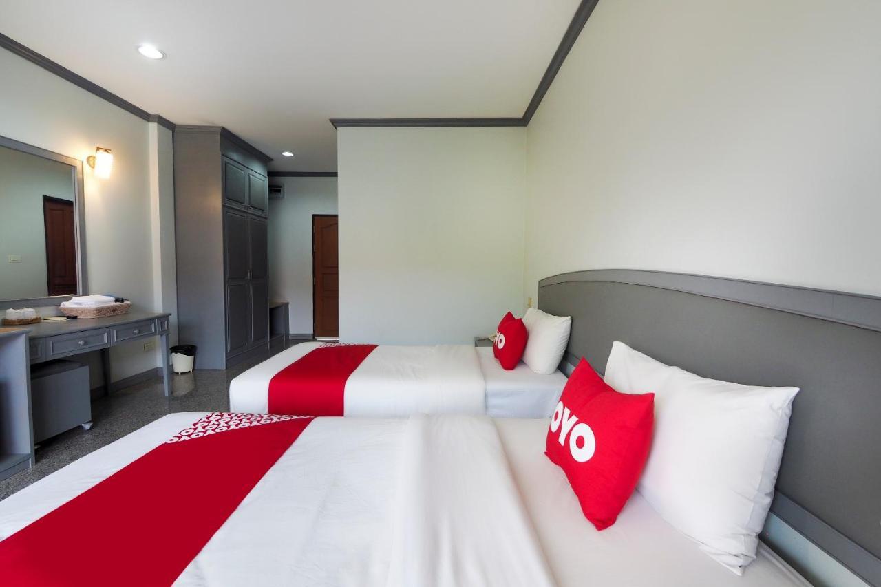 Oyo 859 Golden Land Hotel チェンライ エクステリア 写真
