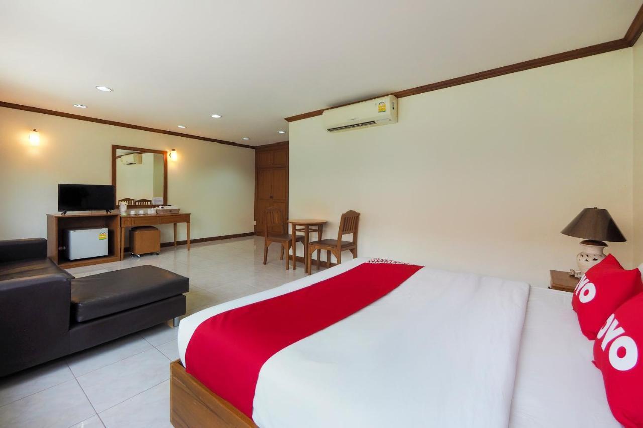 Oyo 859 Golden Land Hotel チェンライ エクステリア 写真