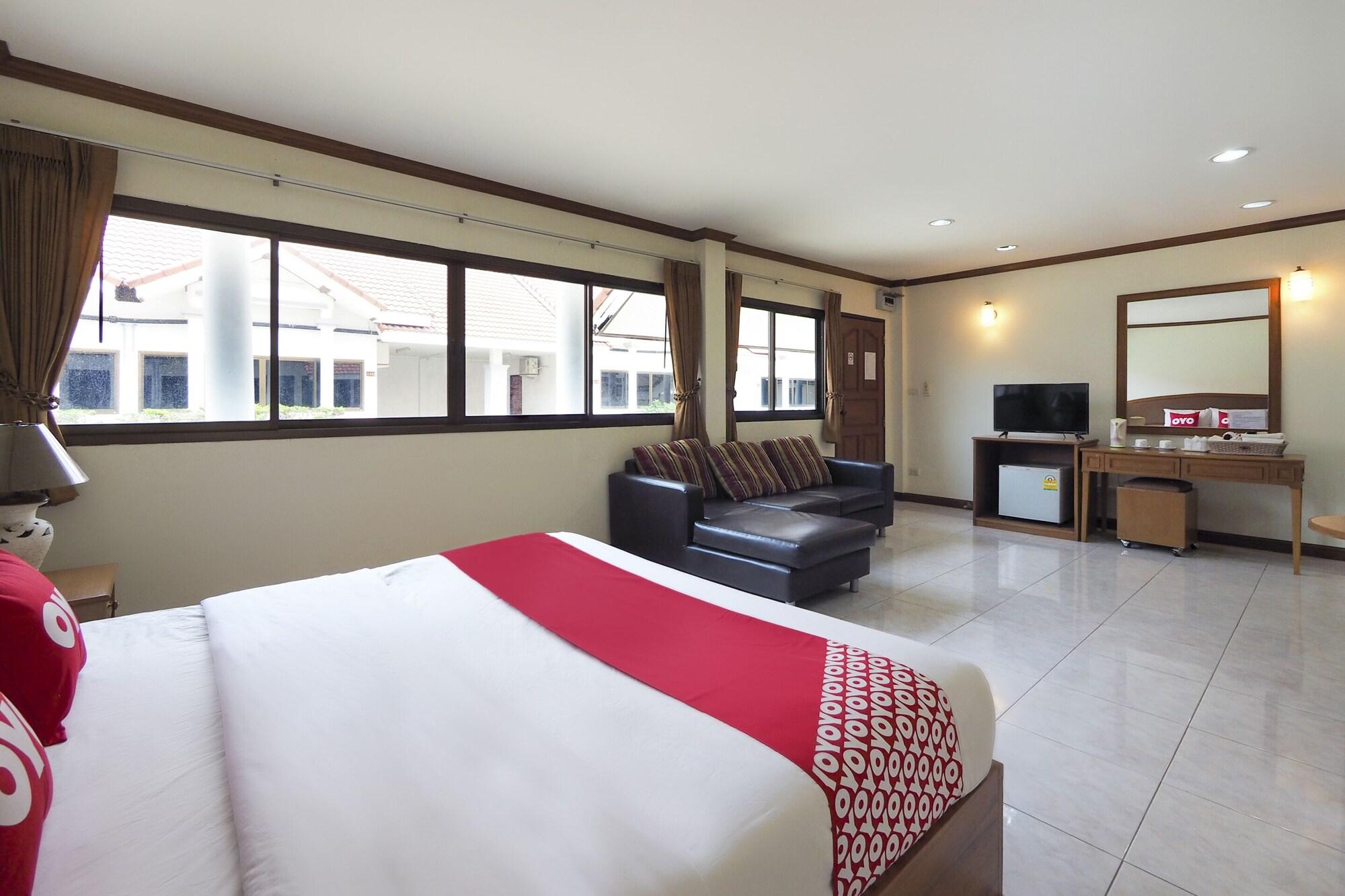 Oyo 859 Golden Land Hotel チェンライ エクステリア 写真