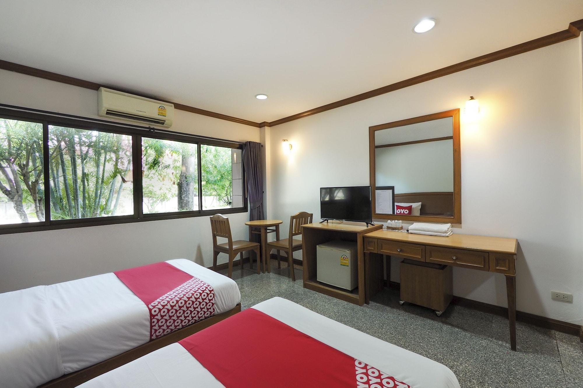 Oyo 859 Golden Land Hotel チェンライ エクステリア 写真