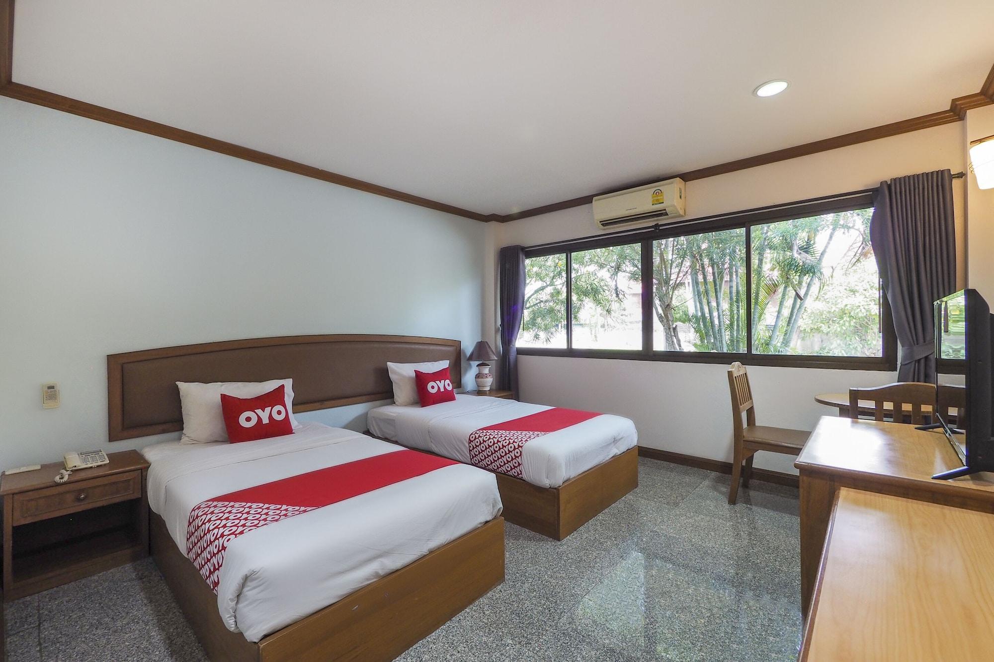 Oyo 859 Golden Land Hotel チェンライ エクステリア 写真