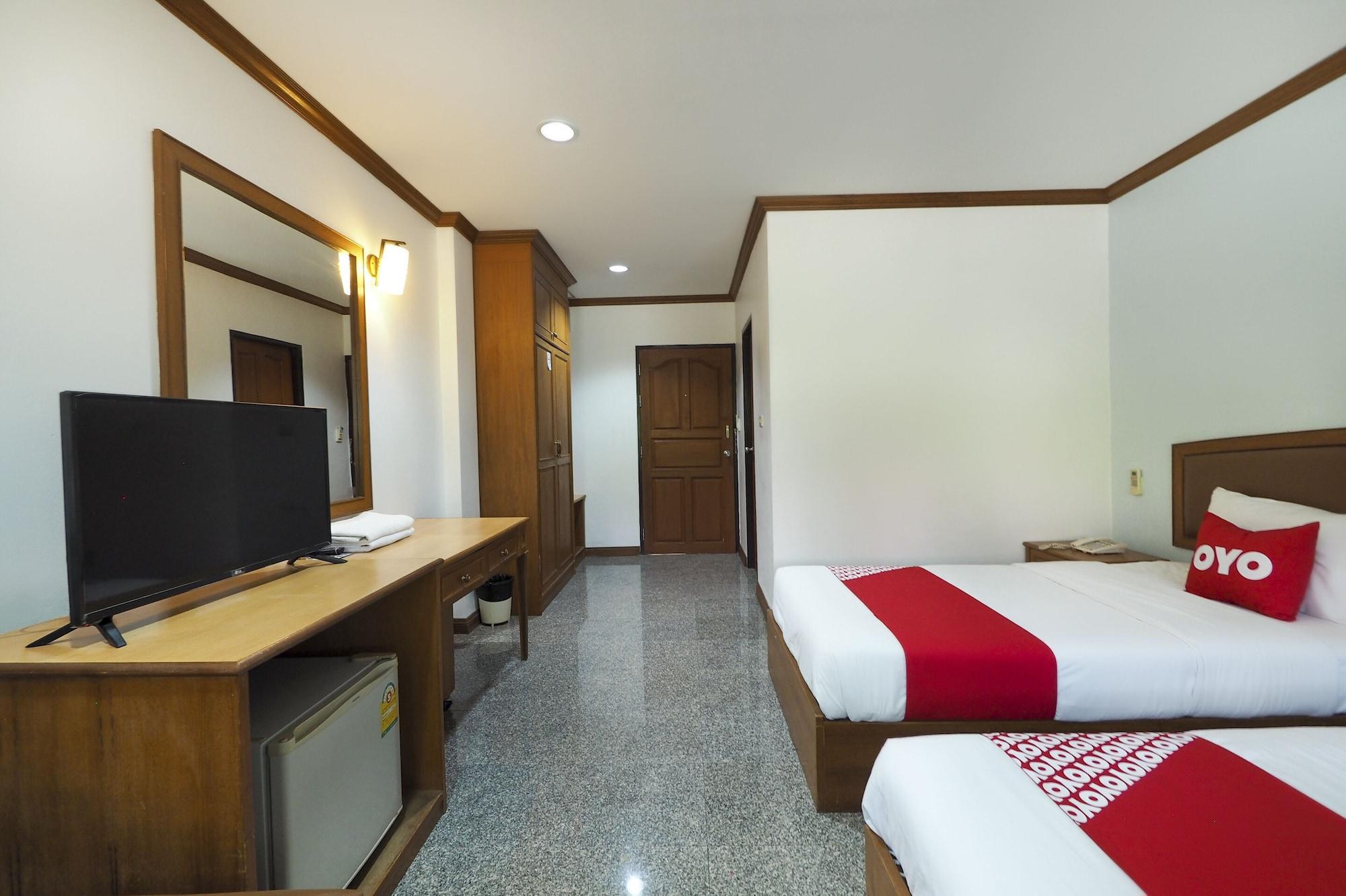 Oyo 859 Golden Land Hotel チェンライ エクステリア 写真