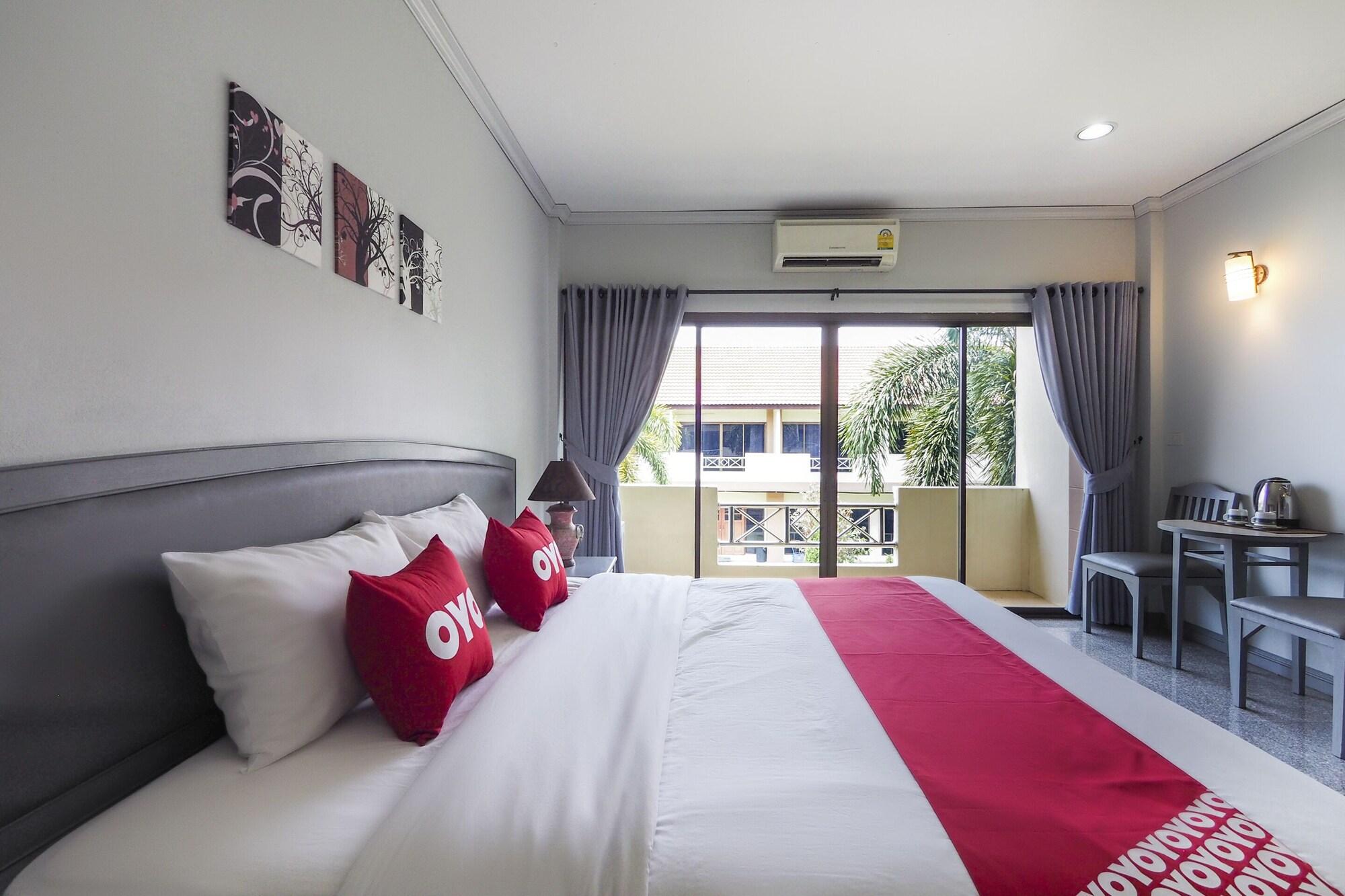 Oyo 859 Golden Land Hotel チェンライ エクステリア 写真