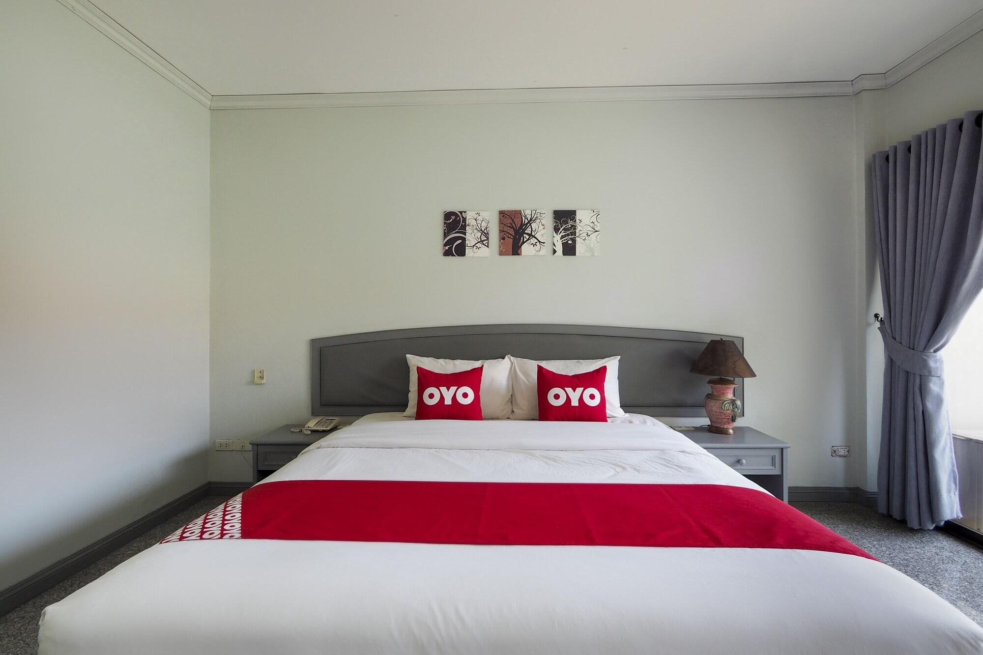 Oyo 859 Golden Land Hotel チェンライ エクステリア 写真