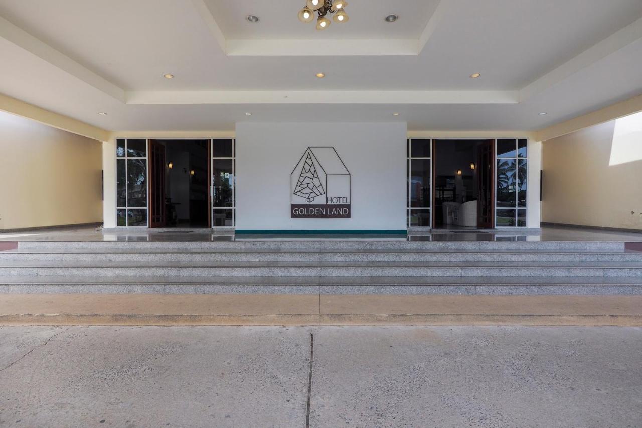 Oyo 859 Golden Land Hotel チェンライ エクステリア 写真
